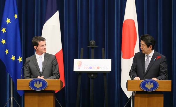 法国总理 瓦尔斯 日本