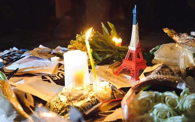 巴黎恐怖袭击 悼念 铁塔