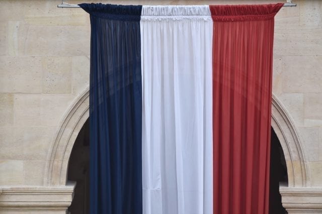巴黎恐袭 悼念 国旗