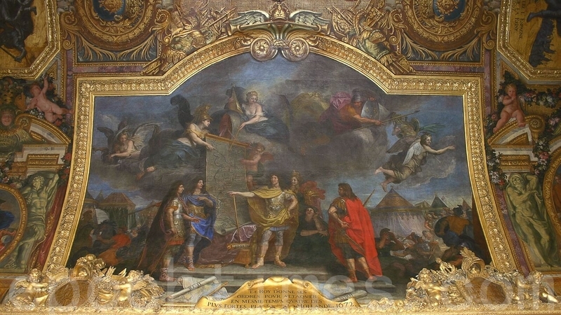凡尔赛宫最大、最富丽堂皇的大厅镜廊。许多壁画讲述太阳王的重要事件。这一幅是“国王下令同时进攻荷兰最强的地方中的四个”。（章乐／大纪元）