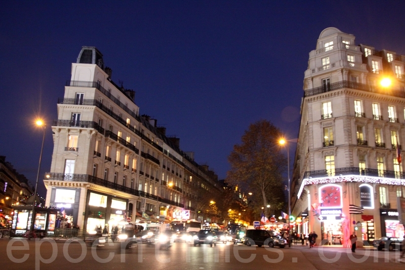 巴黎 旅游 香榭丽舍大街 圣诞饰灯