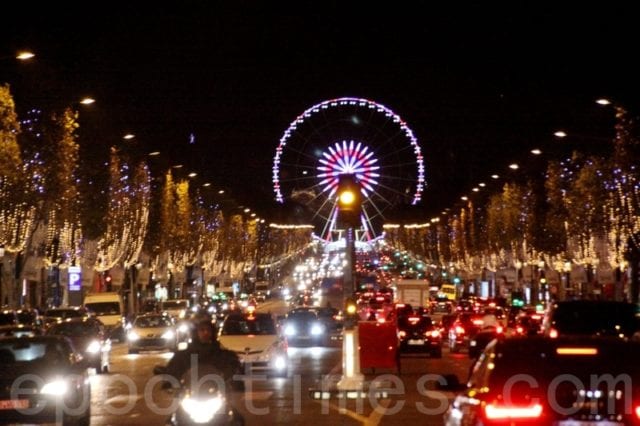 巴黎 旅游 香榭丽舍大街 圣诞饰灯