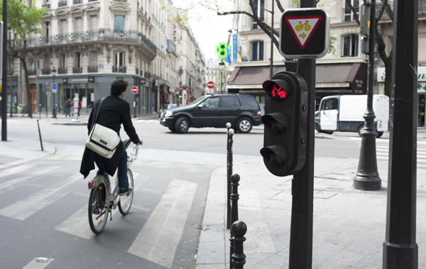 巴黎 自行车 红灯