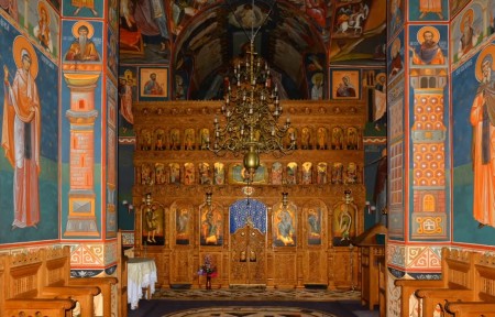 罗马尼亚布科维纳教堂内的壁画（视频截图）