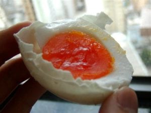 咸鸭蛋是大江南地区常见的端午节食品